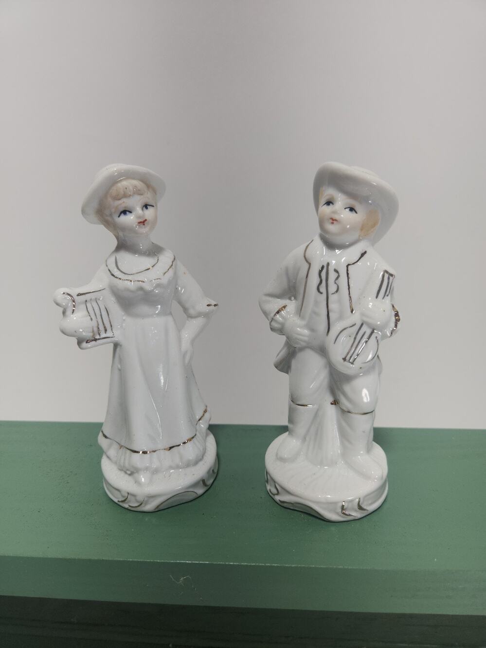 Vintage Porcelain Colonial Couple Figurines 5" White Gold Trim Made in China